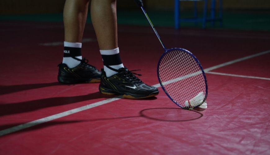 Merawat Sepatu Badminton